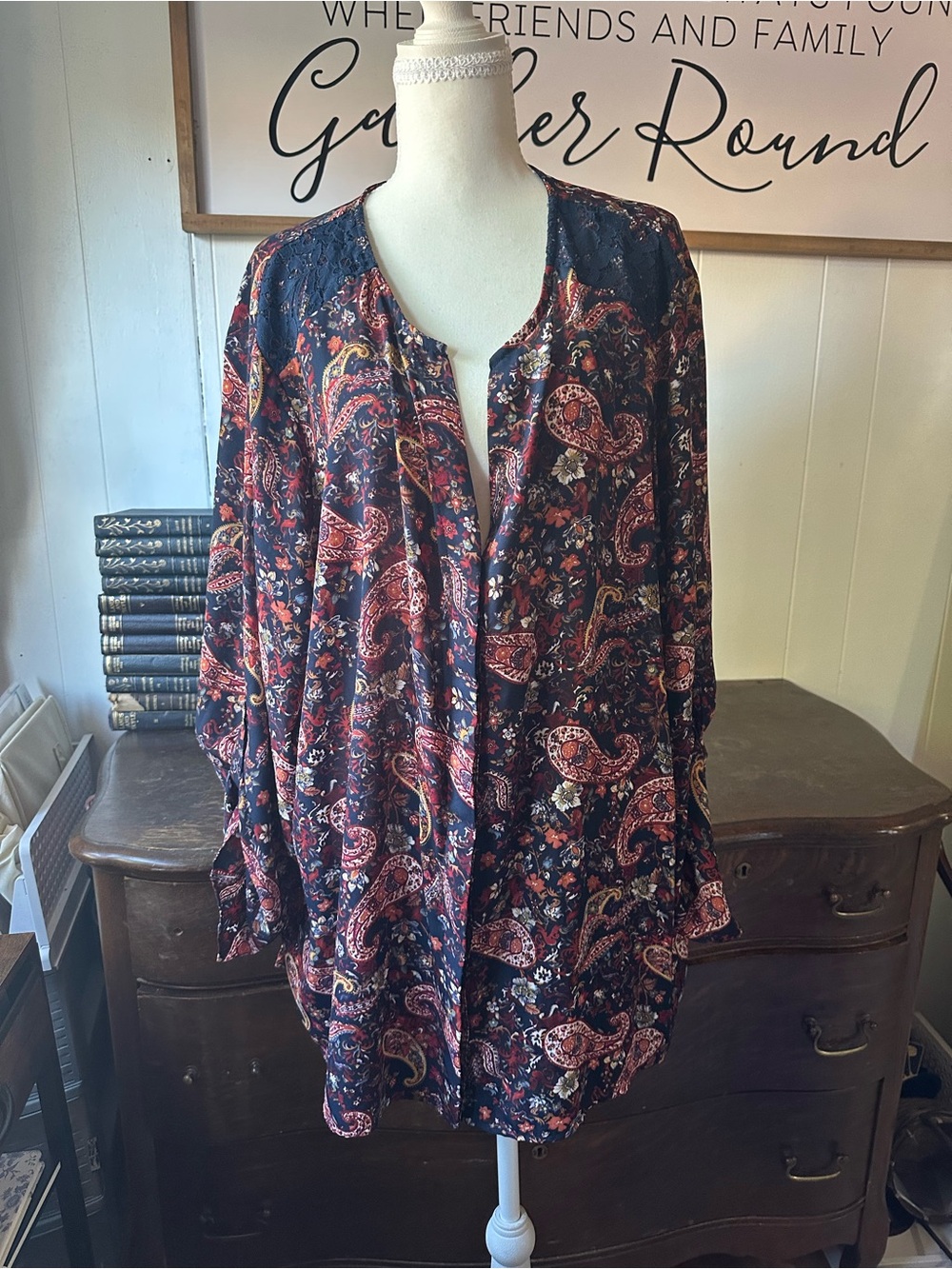 Terra & Sky Navy Floral Paisley Button-Front Tunic 3x 24w-26w